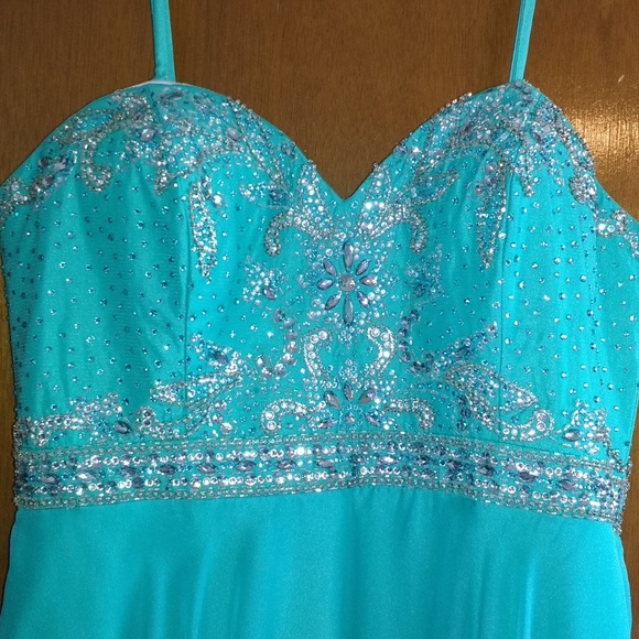 madison james Dresses & Skirts - Madison James sleeveless beaded gown size 20